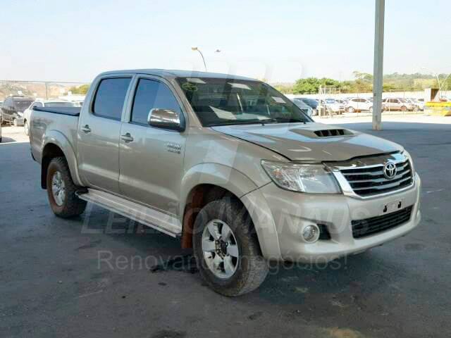 LOTE 022 - Toyota Hilux 3.0 TDI 4x4 CD SR (Aut) 2015