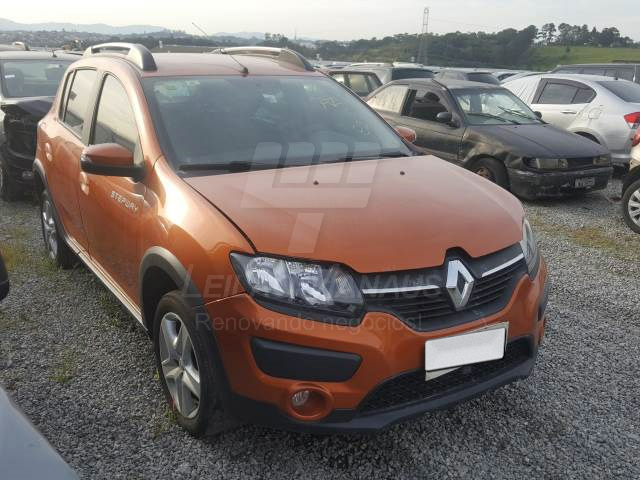 LOTE 010 - RENAULT SANDERO STEPWAY 1.6 2015