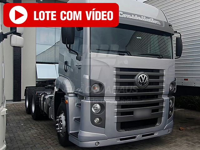 LOTE 007 - VOLKSWAGEN 26-390 E Constel. 6x4 2p (E5) 2013