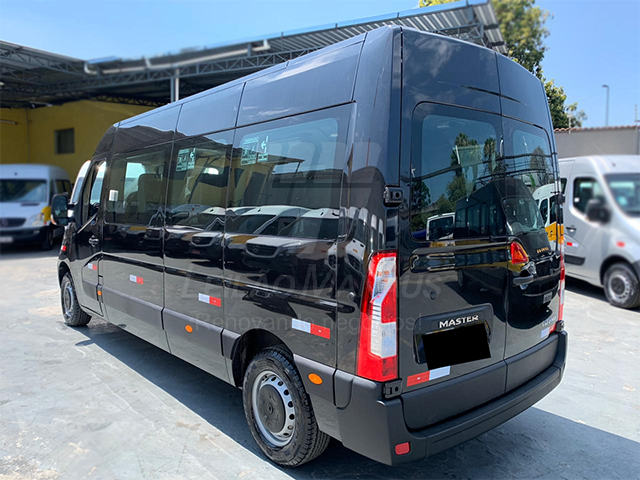 LOTE 012 - Renault MASTER 16 LUGARES L3H2 2019