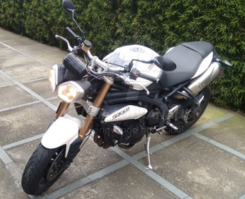 Lote 012 - Triumph Speed Triple 1050 2013