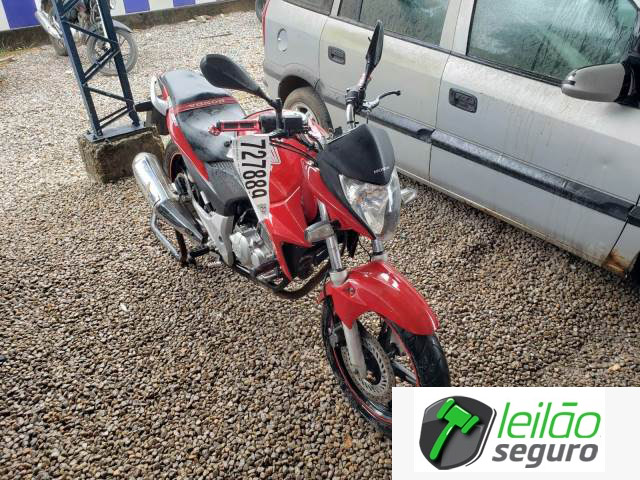 LOTE 008/CB 300 R 2014